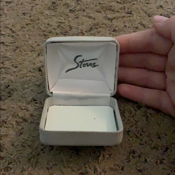 Engagement ring box - Picture 2 of 2